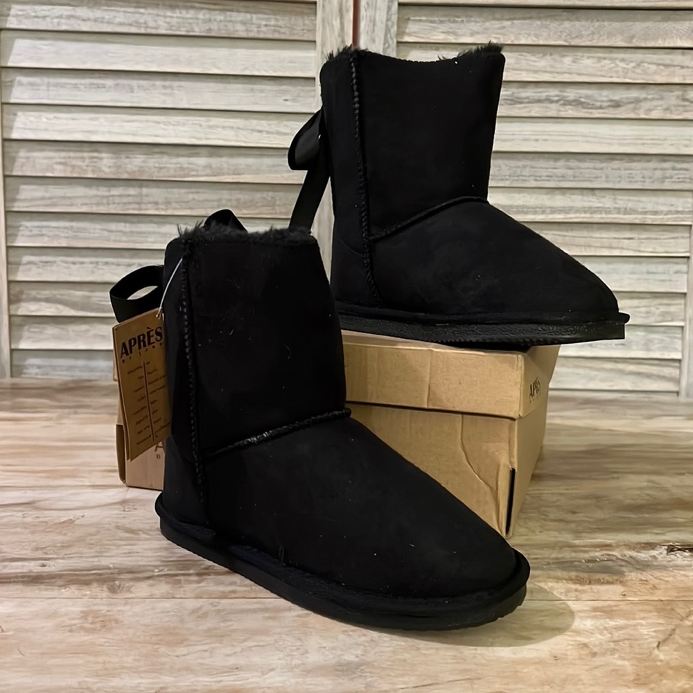 NIB Après by Lamo Black Lace Back Faux Shearling Boot 3